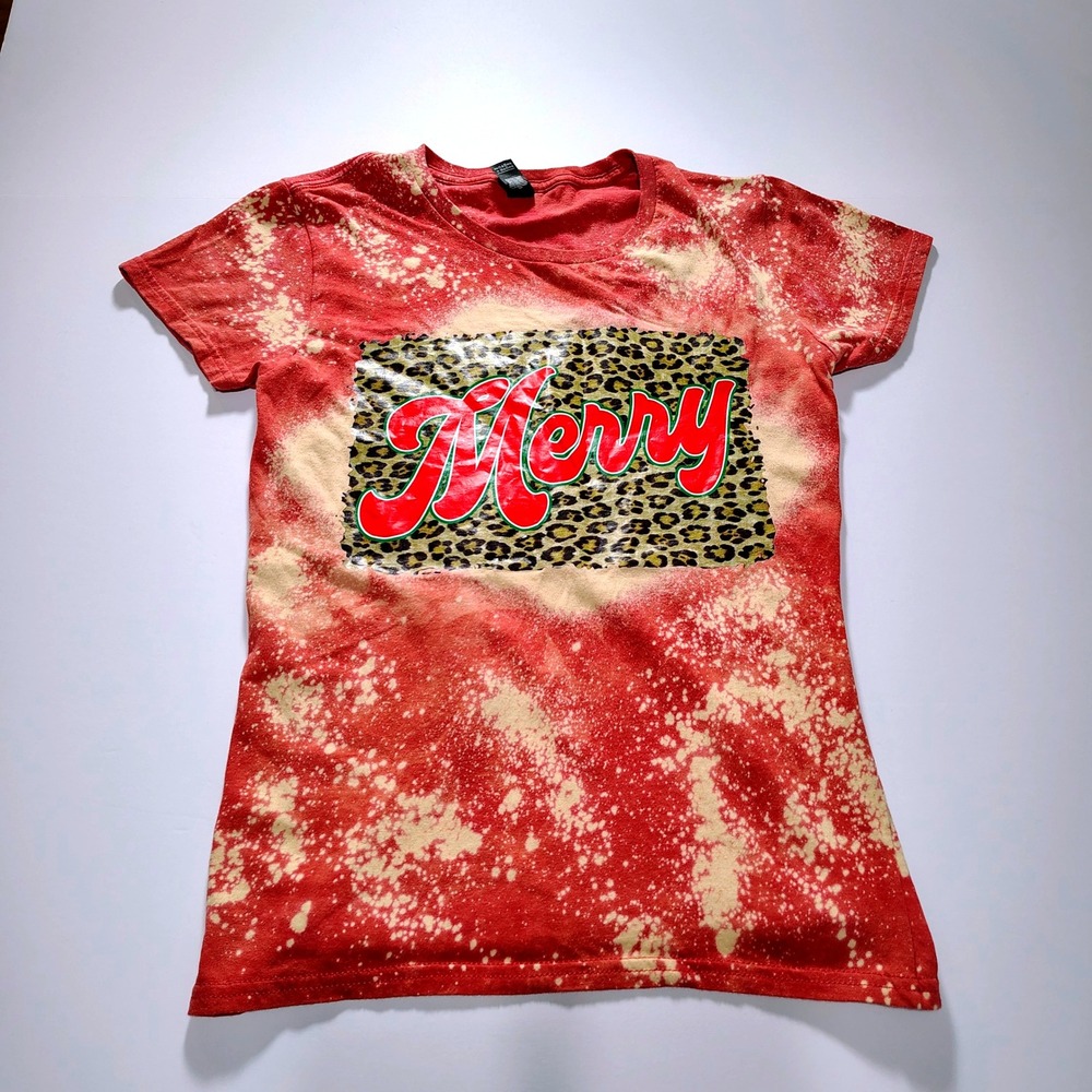 Merry Christmas Bleach Dye T-Shirt Leopard Print Red Holiday Women's Size Small